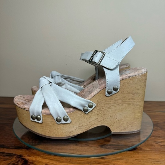 Korks Dawson Sandal in Off White - Picture 3 of 14
